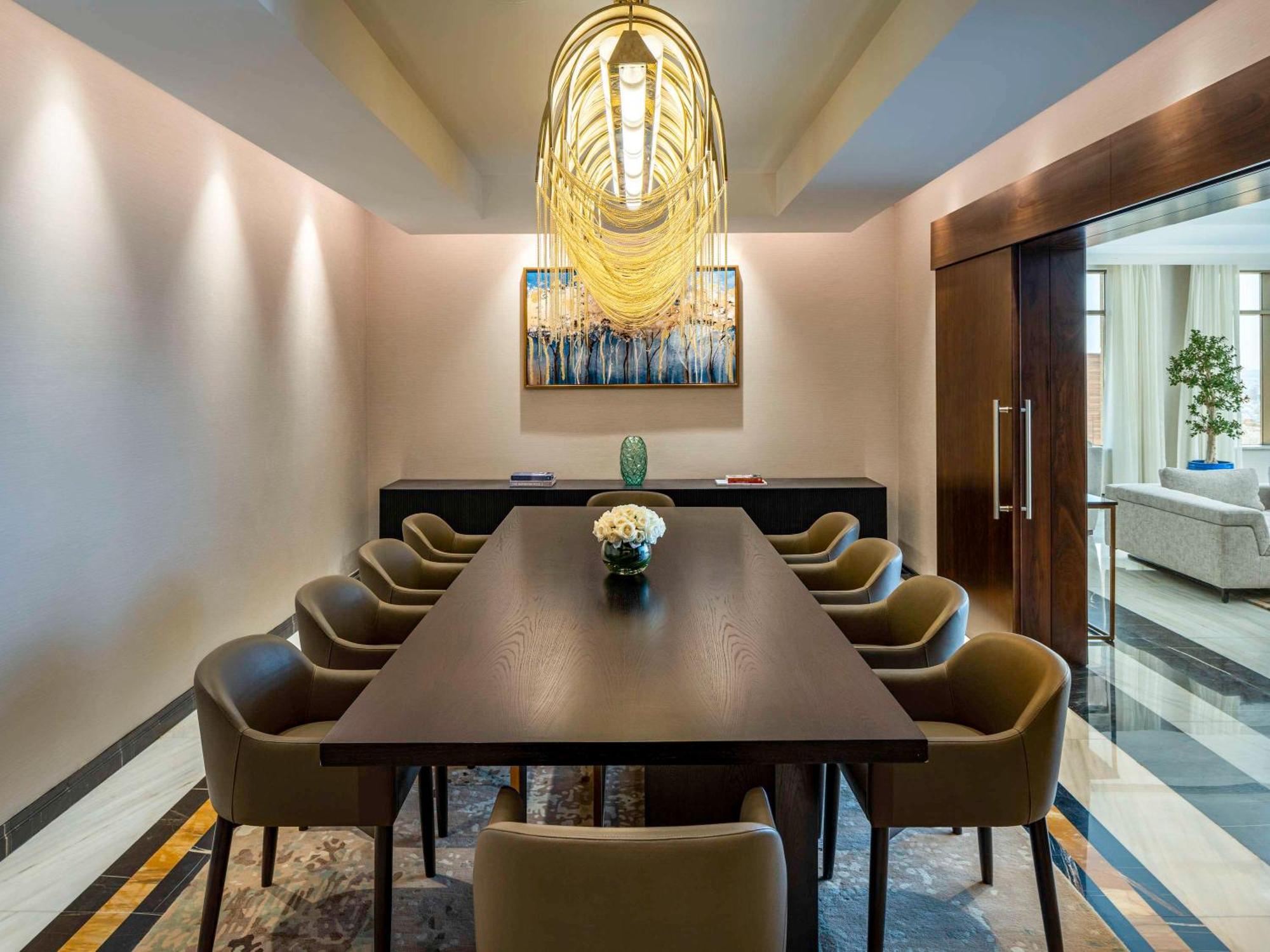 Movenpick Hotel And Residences Ер-Ріяд Екстер'єр фото The private dining room at the hotel