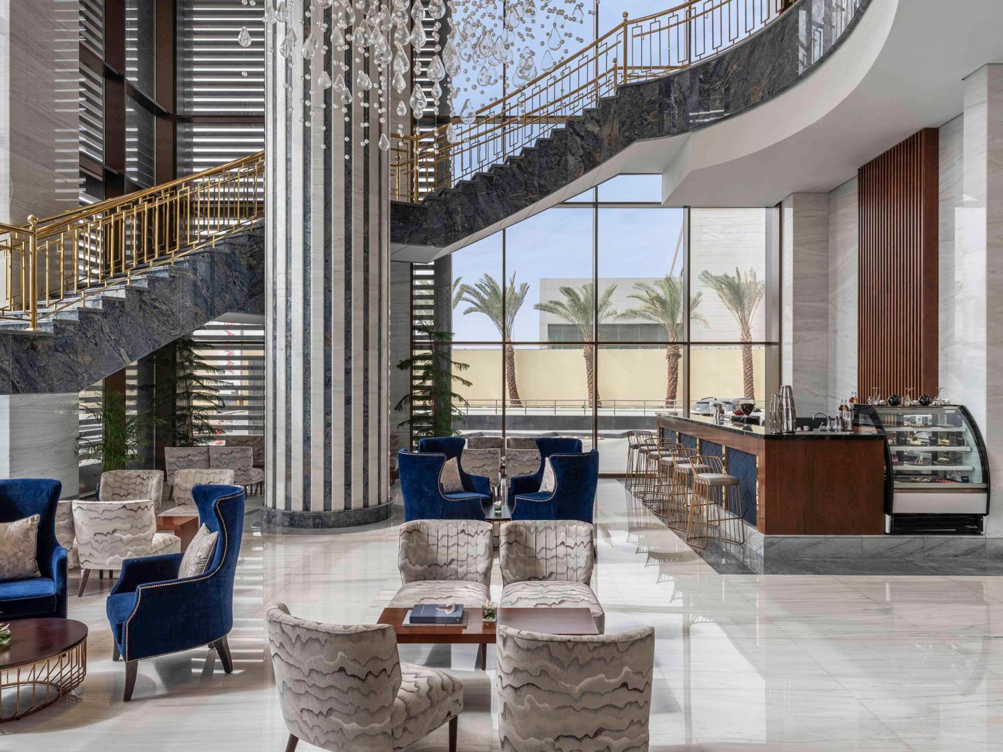 Movenpick Hotel And Residences Ер-Ріяд Екстер'єр фото The lobby of the hotel