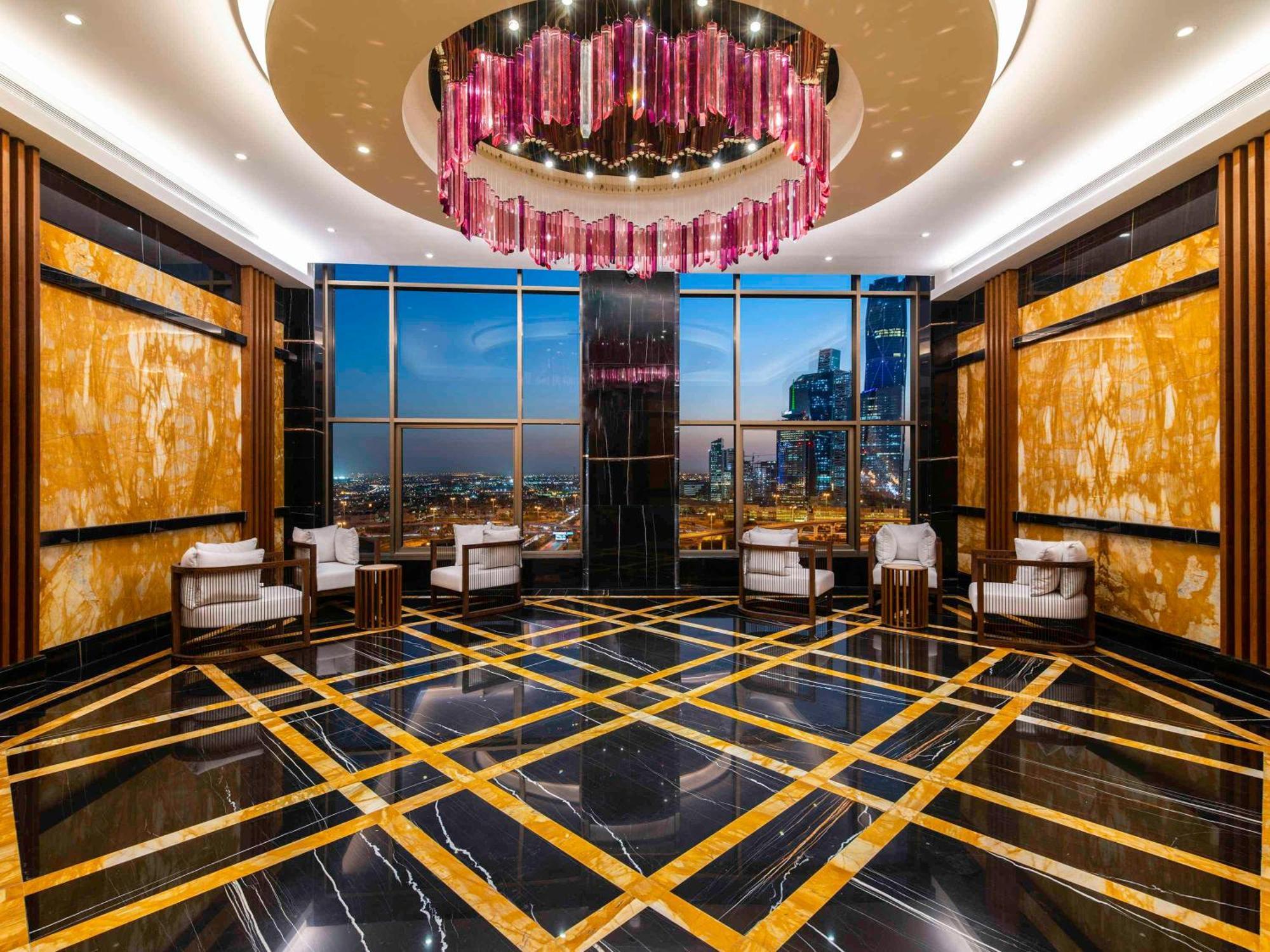 Movenpick Hotel And Residences Ер-Ріяд Екстер'єр фото The lobby of the Ritz-Carlton, Dubai