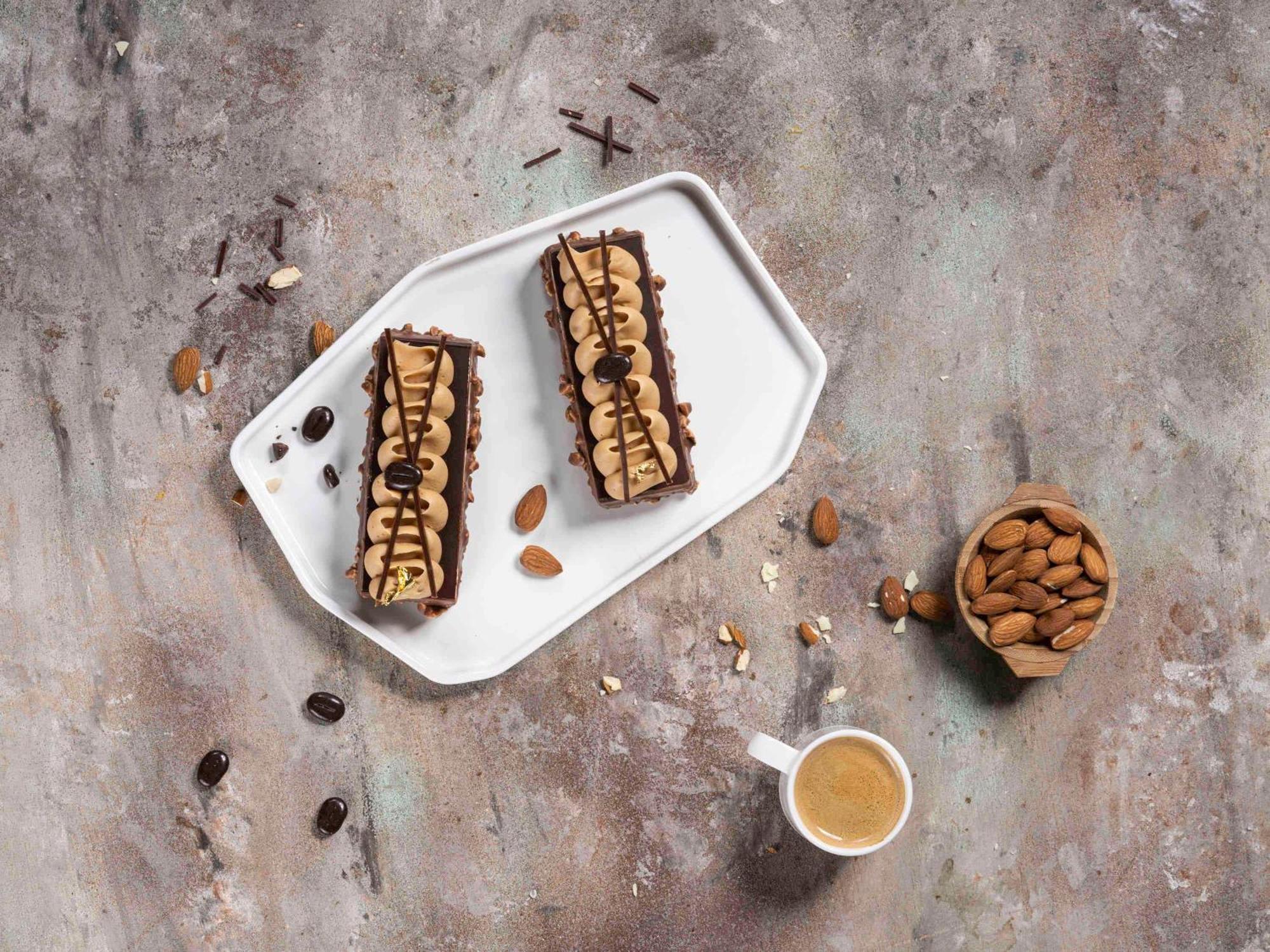 Movenpick Hotel And Residences Ер-Ріяд Екстер'єр фото Almond bars